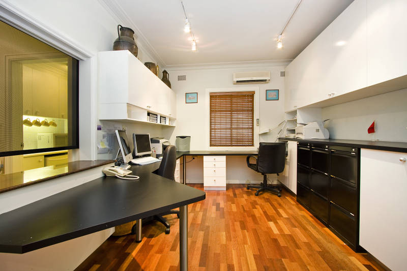 UNIQUE OPPORTUNITY Picture 3