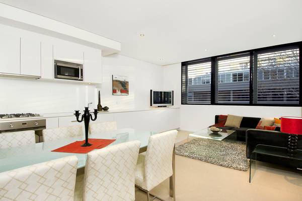 STUNNING ONE BEDROOM INVESTMENT Picture 2