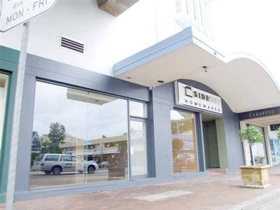 HUGE QUALITY RETAIL Picture