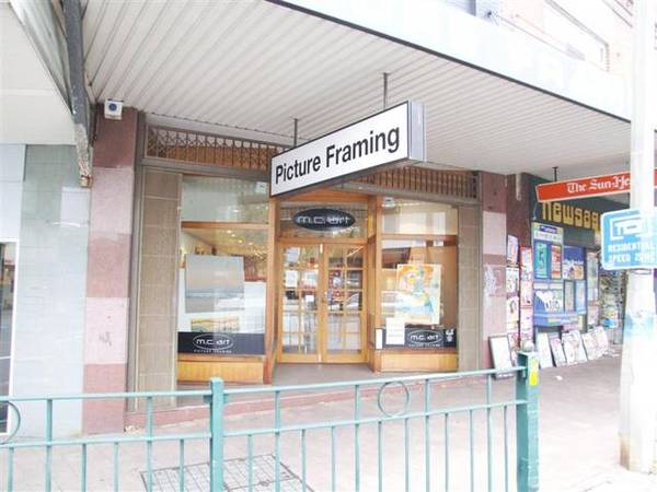 IN THE HEART OF NEUTRAL BAY Picture 2