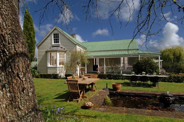 PEACE - PRIVACY - PRIVILEGE Picture 1