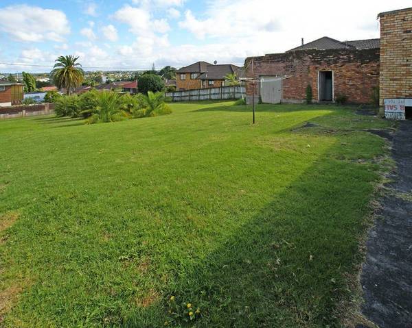 Could this be the biggest block in Town? Picture 3