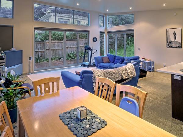 Connoisseurs Alert Picture 2