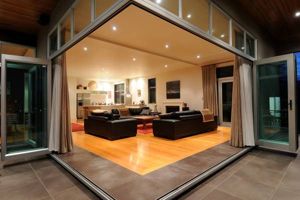 Stylish Contemporary Living Picture 2