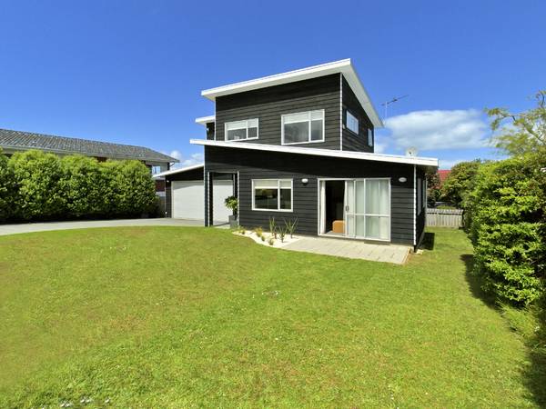 Absolutely Fabulous Picture 1