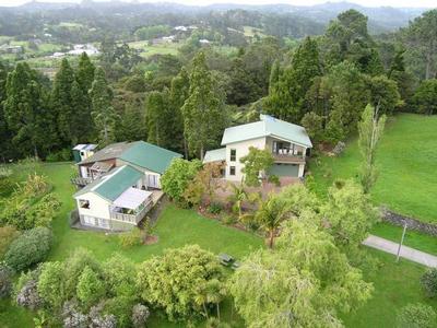 ORATIA FUSION:
A BLEND OF ERAS Picture ORATIA FUSION:
A BLEND OF ERAS Picture