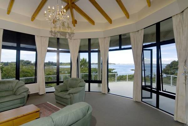 Waterfront - Executive Picture 3