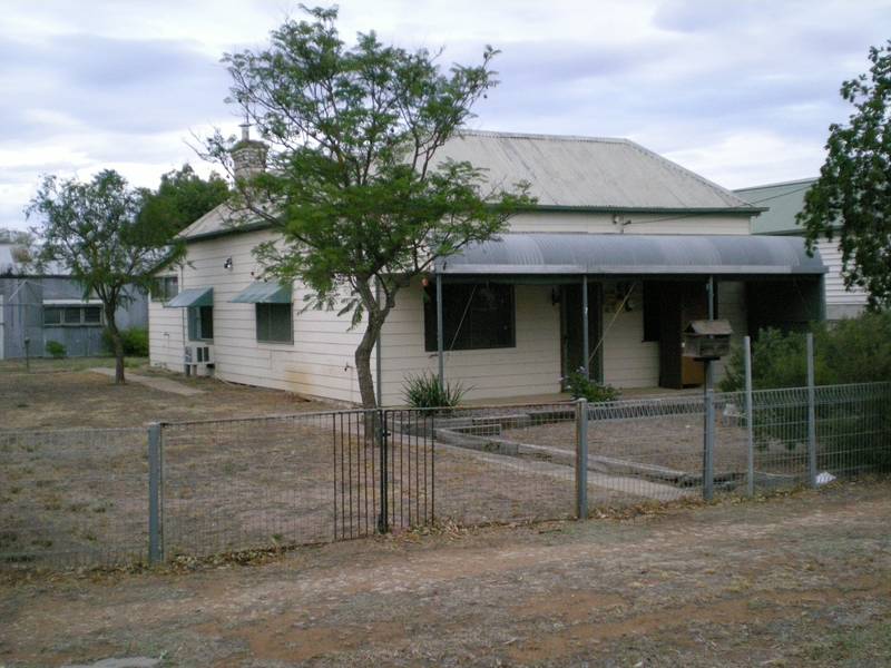 Spacious Murtoa home Picture 1