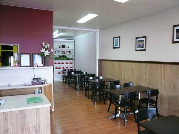 FULLY FITTED RESTAURANT/CAFE Picture 2