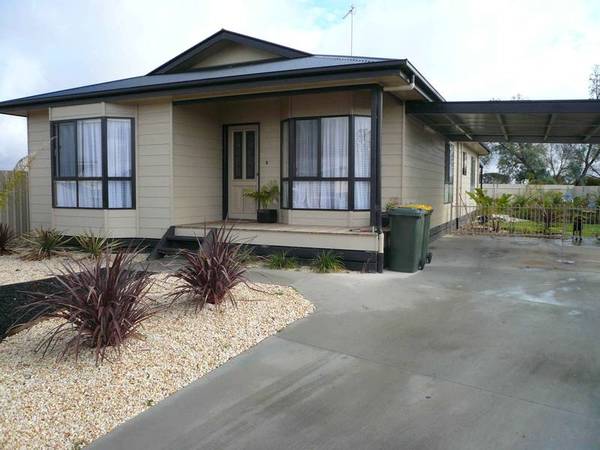 NEAR-NEW FAMILY HOME! Picture NEAR-NEW FAMILY HOME! Picture