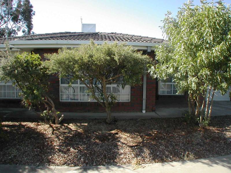 Excellent brick unit Picture 1