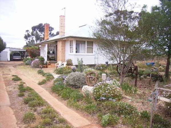 KEWELL WEST -BLACKHEATH Picture 1