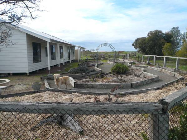 WARRACKNABEAL -BIRCHIP RD Picture 2