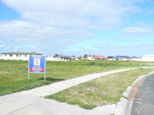 BIGGER YARD IS BEAUT! Picture