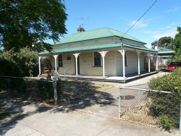 GATEWAY TO SOUTHBANK Picture 1