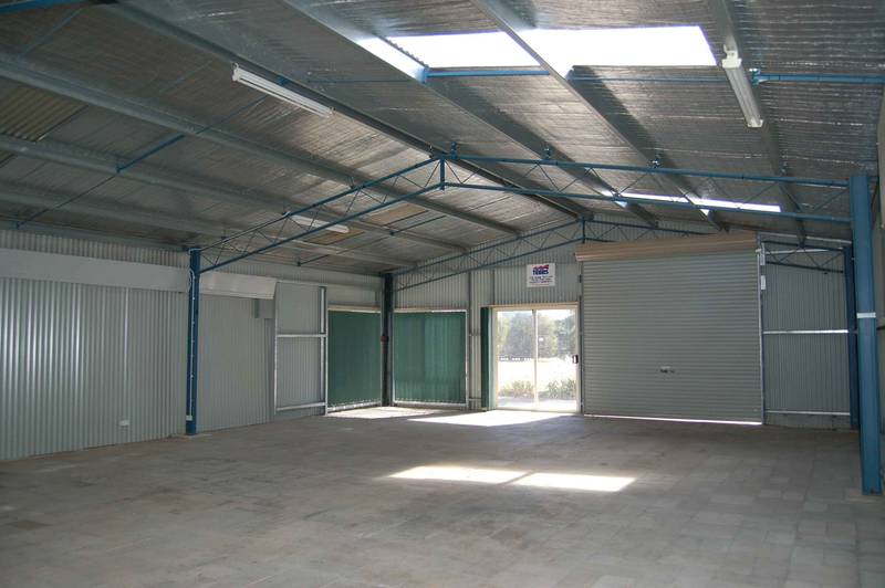 FABULOUS FAMILY HOME - PIMPINIO Picture 3