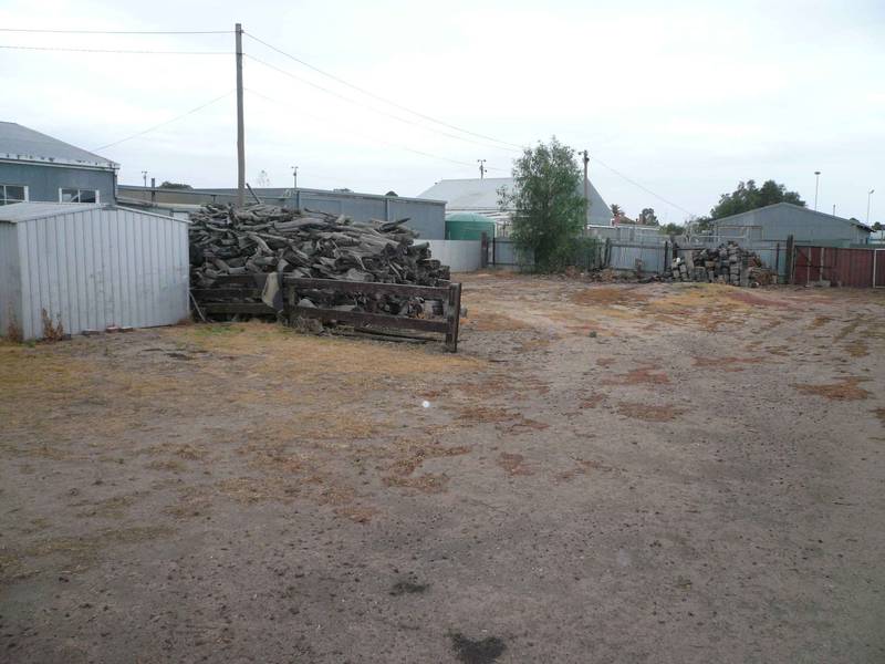 AFFORDABLE STARTER HOME Picture 2