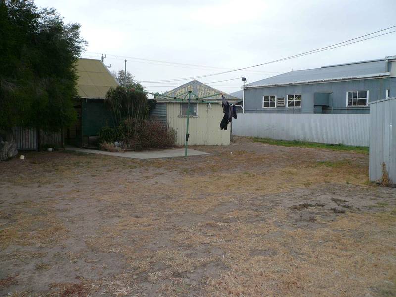 AFFORDABLE STARTER HOME Picture 3