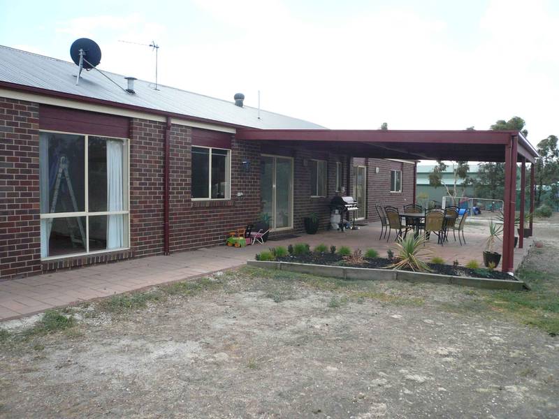 RURAL DREAM - EDGE OF TOWN Picture