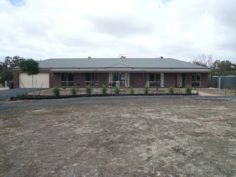 RURAL DREAM - EDGE OF TOWN Picture