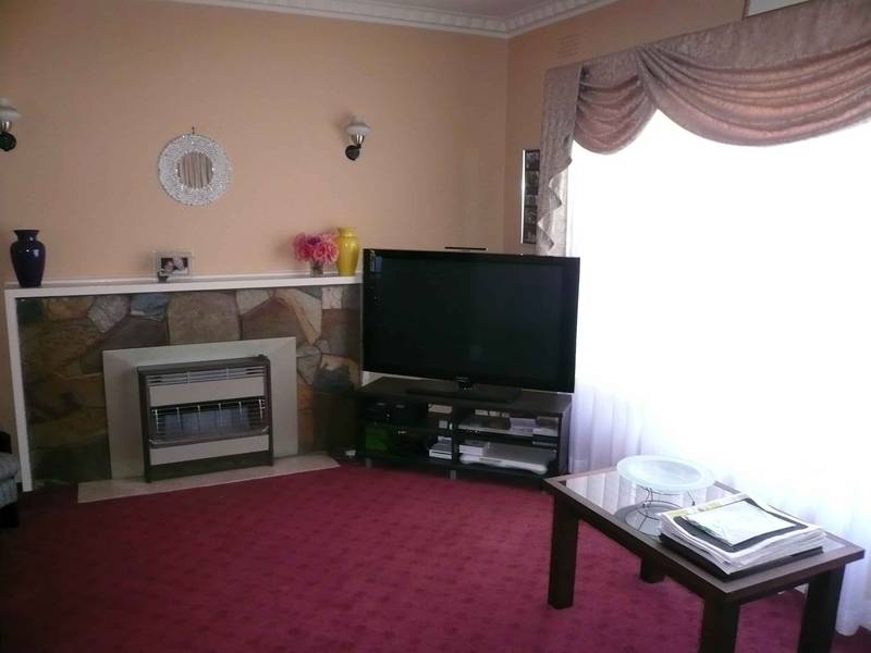 POSITION PERFECT - SOUTH OF NATIMUK RD Picture 2