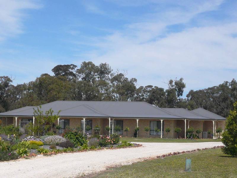 PARADISE FOUND! Picture 1