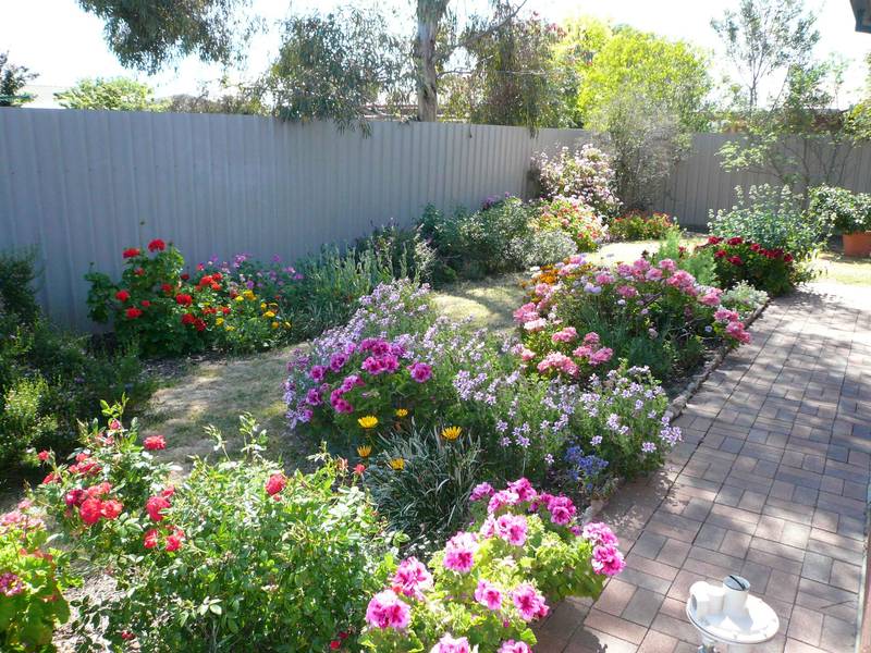 UNIT -CLOSE TO RIVER! Picture 2