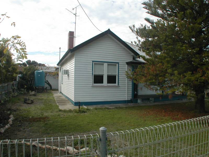 Dimboola 3 bedroom renovated home Picture 2
