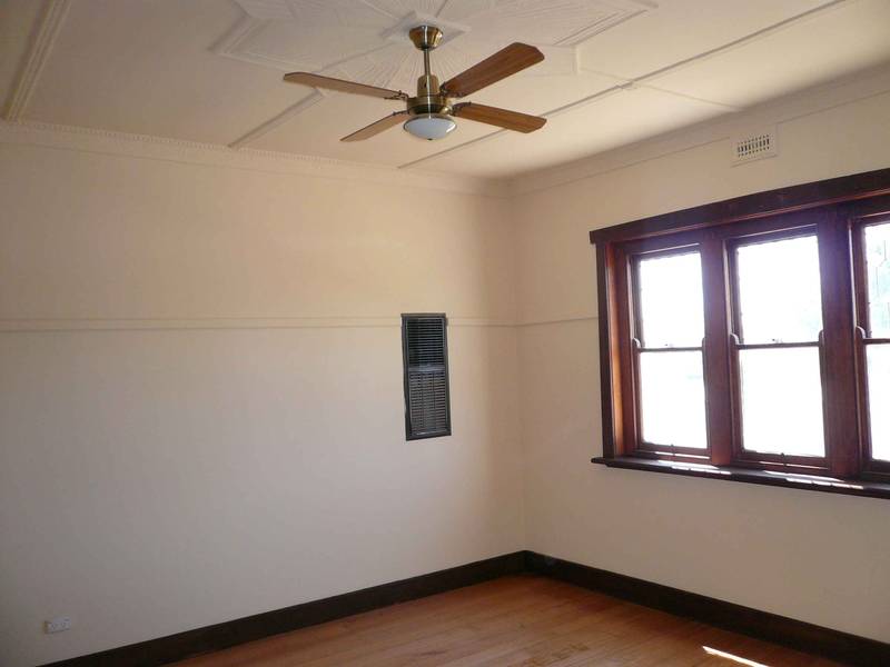 BRILLIANT FIRST HOME! Picture 3