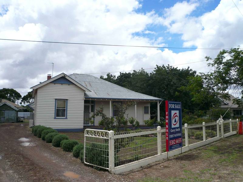 POSITION PERFECT! Picture 1