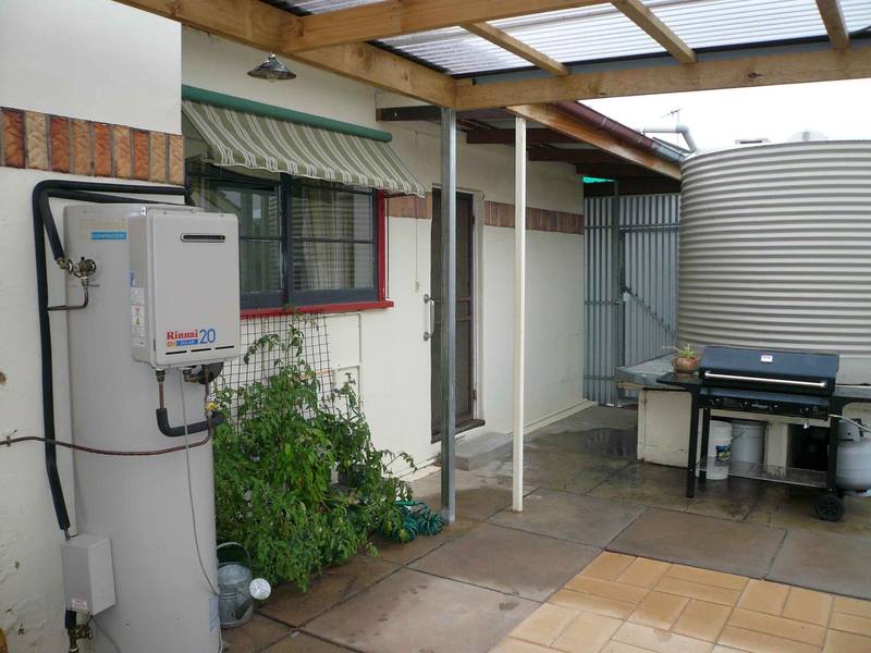 URGENT SALE -
SOLID RENDERED BRICK -DIMBOOLA Picture 3