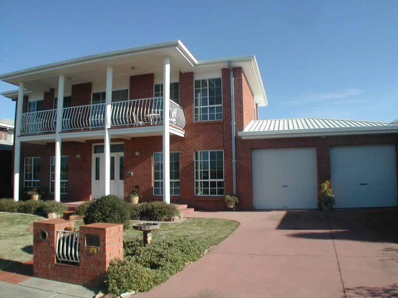 Magnificent Two Storey Picture 1