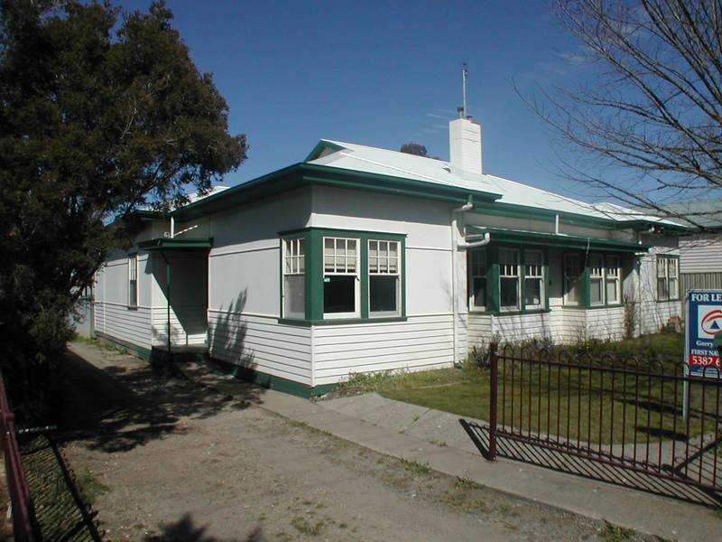 Neat home in the heart of Horsham Picture 1