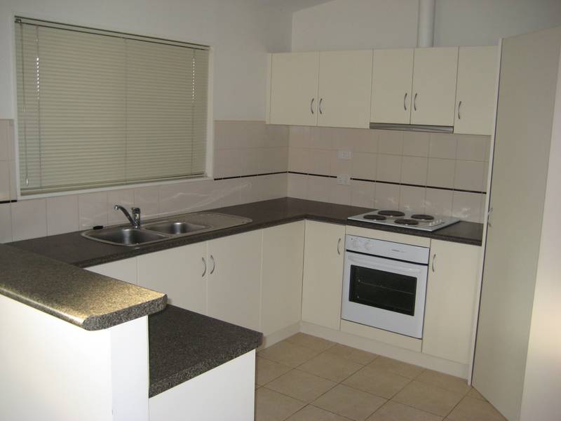 Appealing townhouse Picture 2