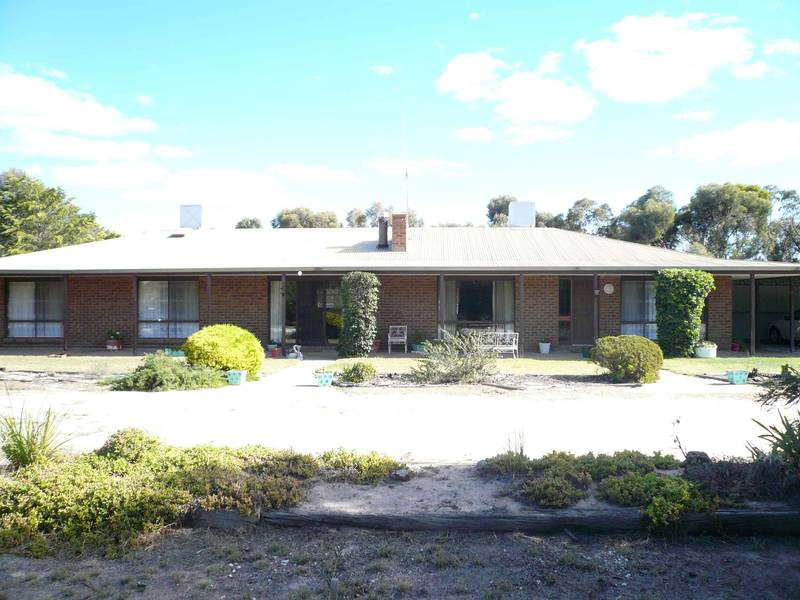 RELAX ON 10 ACRES! Picture