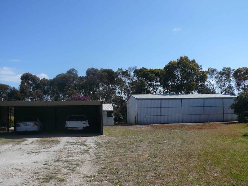 RELAX ON 10 ACRES! Picture