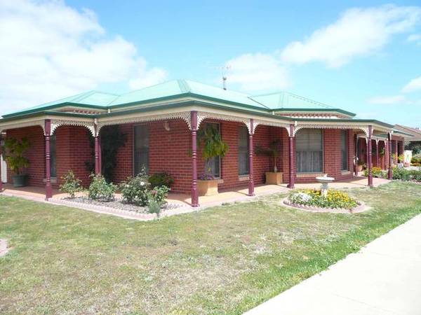 GRAND FAMILY HOME, TOWNHOUSE BLOCK Picture 2