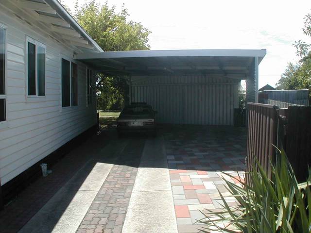Well presented home - great shed! Picture 2