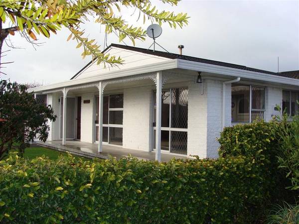 Elegant Colonial Picture 1