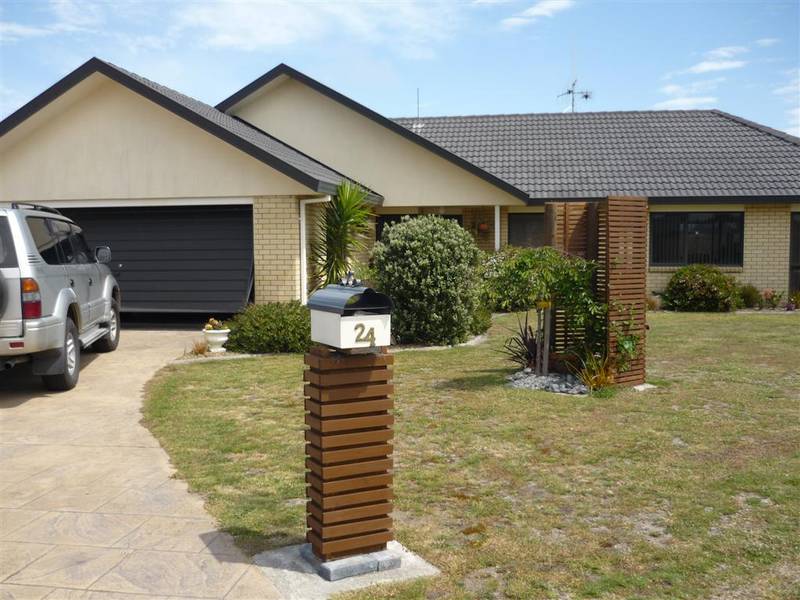 Papamoa Beach Picture 3