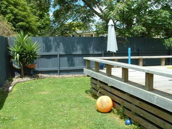 Compact with Everything Picture 3