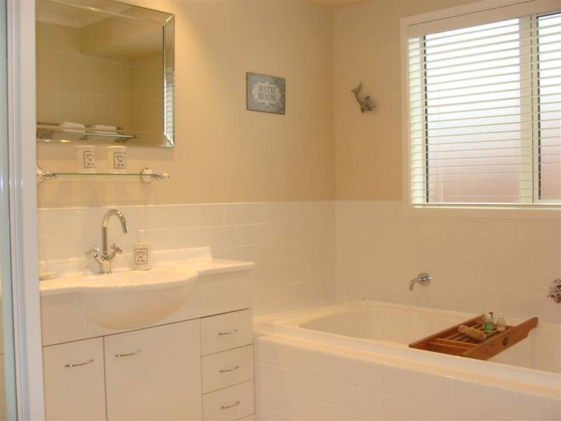 Overlooking The Park Picture 3