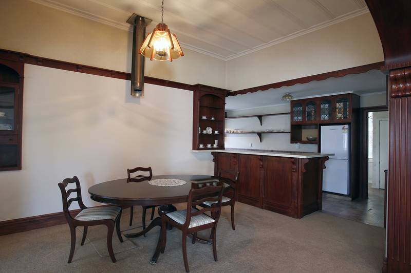 Vendor NEEDS an OFFER Picture 3