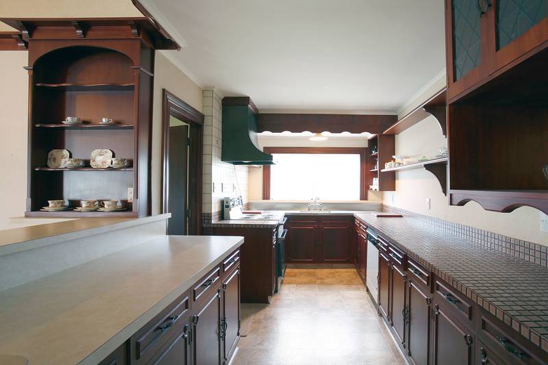 Vendor NEEDS an OFFER Picture 2