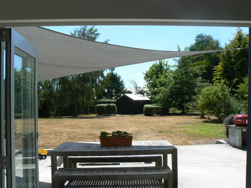 Lifestyle Close To Town Picture 3