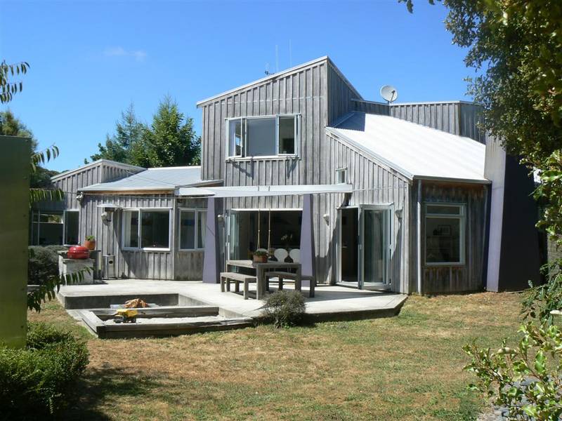 Lifestyle Close To Town Picture 1