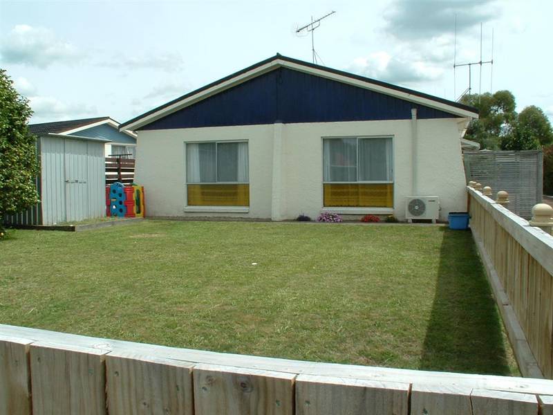 Cambridge East Two Beddie Picture 1