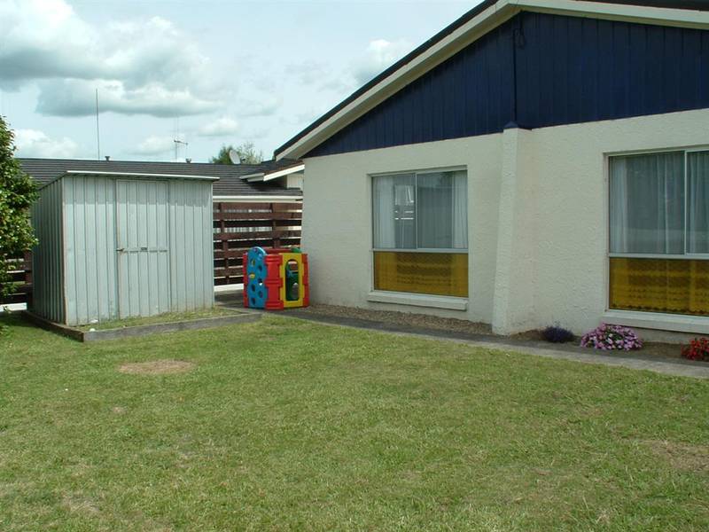 Cambridge East Two Beddie Picture 2