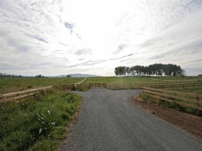 Outstanding Block
$650,000+GST Picture