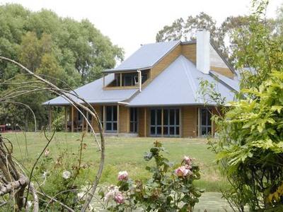 A SUBURBAN OASIS - OWO $880,000 Picture A SUBURBAN OASIS - OWO $880,000 Picture